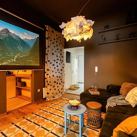 아파트 Grand Gallery With Cinema & Balcony Old Town *