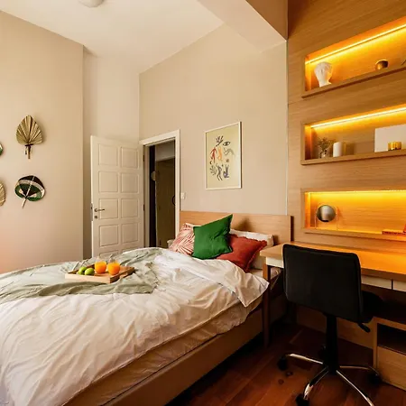 Grand Gallery With Cinema & Balcony Old Town 베오그라드