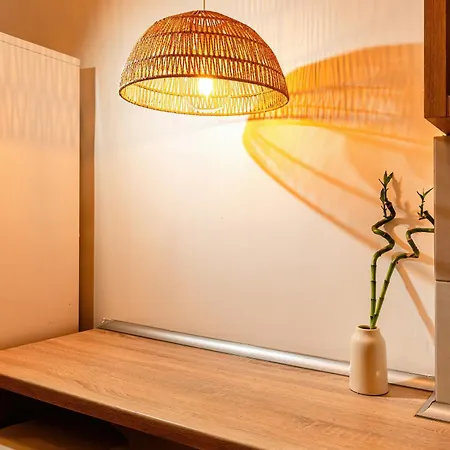 Grand Gallery With Cinema & Balcony Old Town Apartamento Belgrado