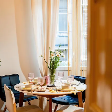 شقة Grand Gallery With Cinema & Balcony Old Town