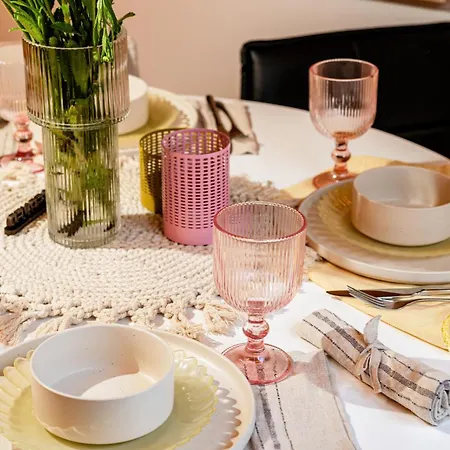 Grand Gallery With Cinema & Balcony Old Town Διαμέρισμα *