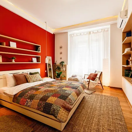 Grand Gallery With Cinema & Balcony Old Town Belgrado