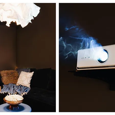 아파트 Grand Gallery With Cinema & Balcony Old Town