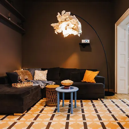 شقة Grand Gallery With Cinema & Balcony Old Town *